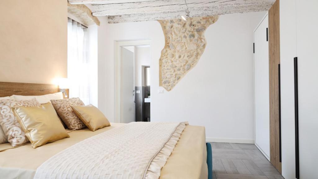 Dimora Di Charme Peschiera Del Garda Apartment Bagian luar foto