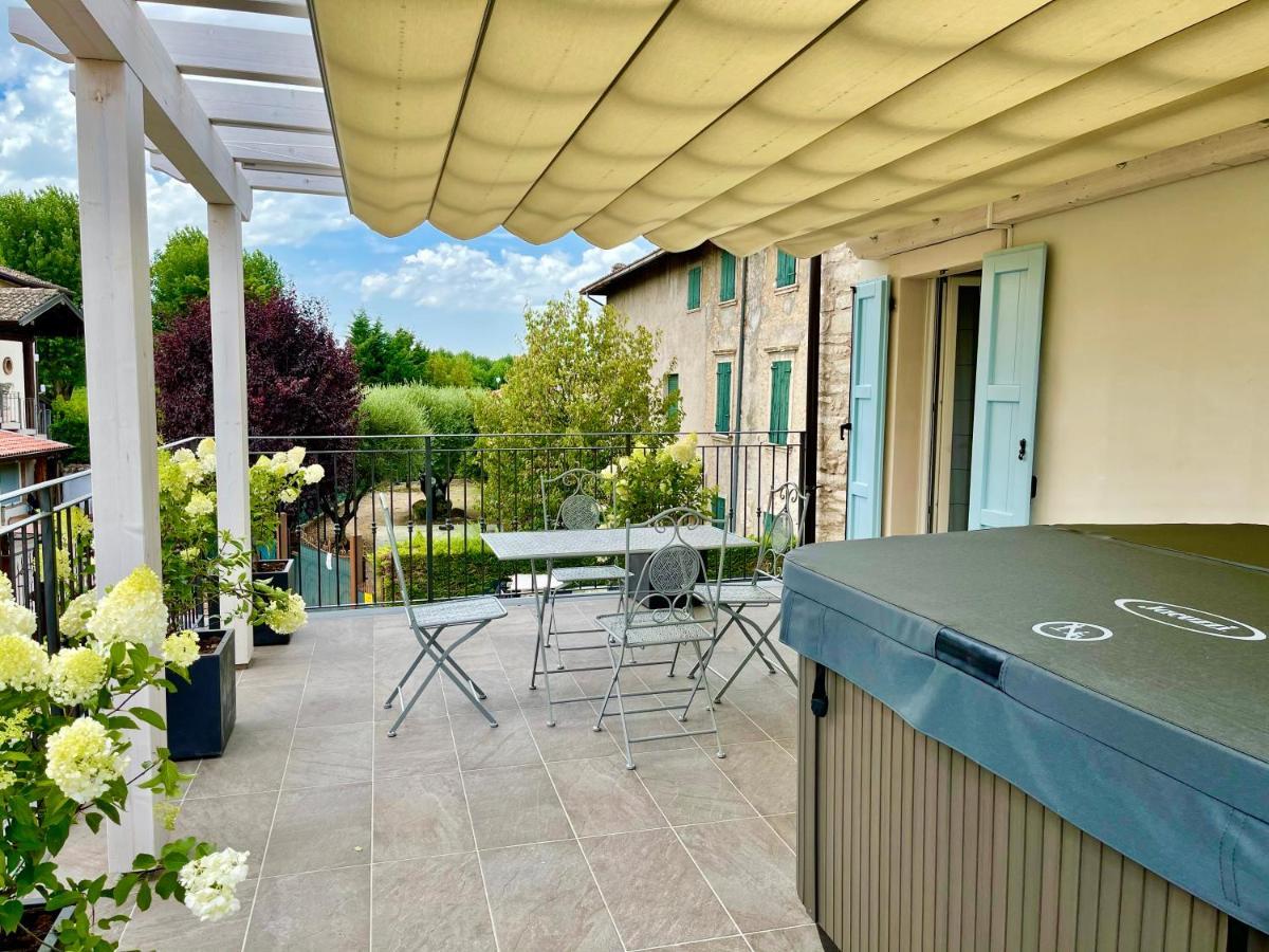 Dimora Di Charme Peschiera Del Garda Apartment Bagian luar foto