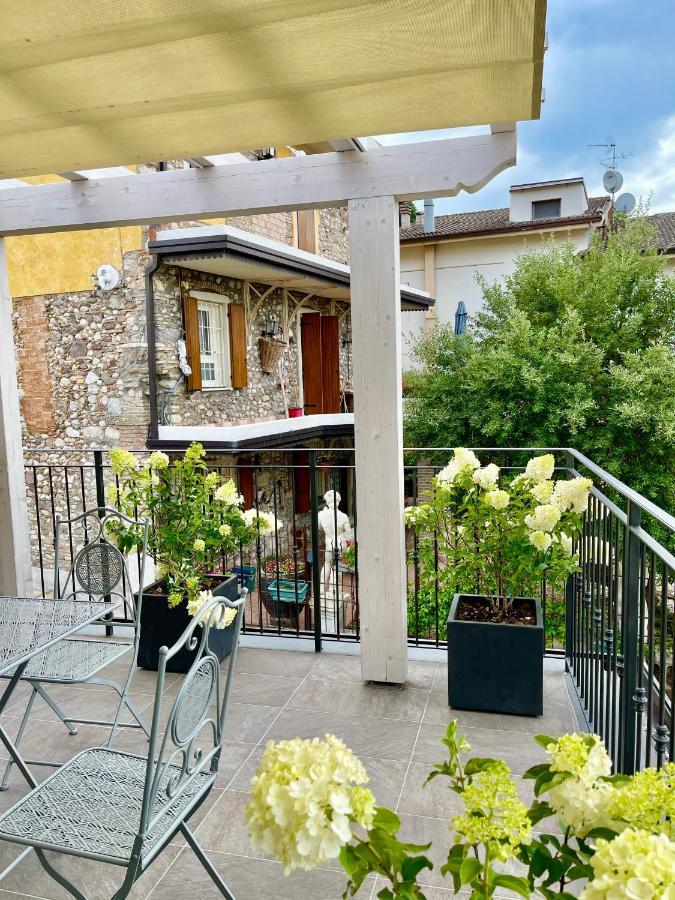 Dimora Di Charme Peschiera Del Garda Apartment Bagian luar foto
