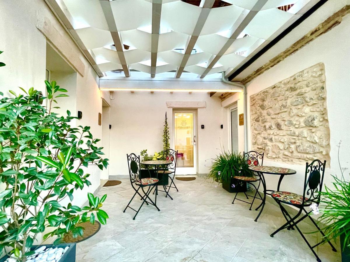 Dimora Di Charme Peschiera Del Garda Apartment Bagian luar foto