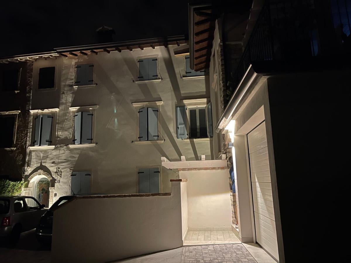 Dimora Di Charme Peschiera Del Garda Apartment Bagian luar foto
