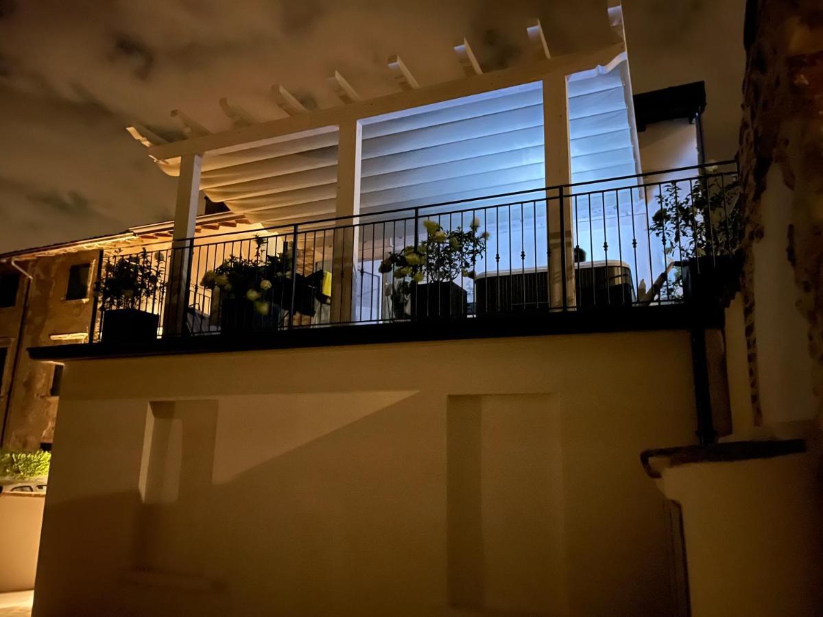 Dimora Di Charme Peschiera Del Garda Apartment Bagian luar foto