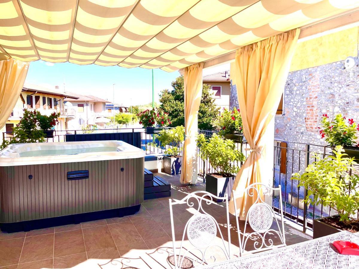 Dimora Di Charme Peschiera Del Garda Apartment Bagian luar foto