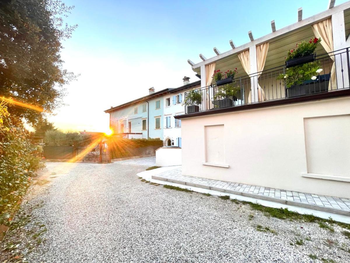 Dimora Di Charme Peschiera Del Garda Apartment Bagian luar foto